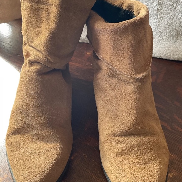 MADE IN CANADA  WOMENS  ANKLE SUEDE BOOTIES  by HENRI PIERE size  9 - Picture 5 of 6